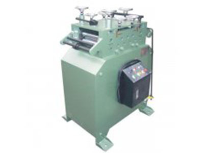 莞?！案咚贊L輪送料機”的機器特性